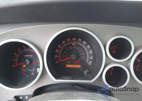 2010 Toyota Tundra Grade 4.6L V8 z USA, uszkodzony, nr VIN 5TFUM5F15AX004864